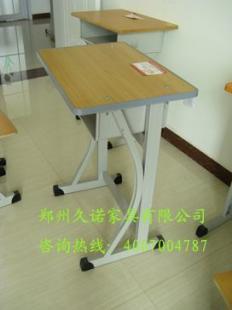 一站式采購(gòu)指南 從供應(yīng)到定做，解析學(xué)生與培訓(xùn)班課桌椅的專業(yè)選擇